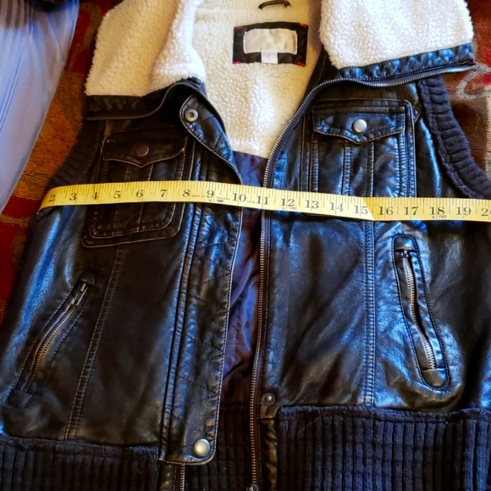 jacket/Vest - Picture 6 of 8